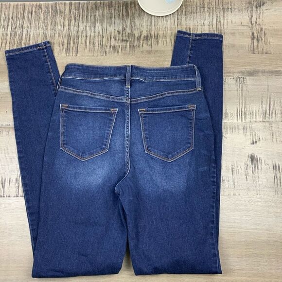 Old Navy Skinny Jeans Whiskered Like New 6 Short - Picture 3 of 5